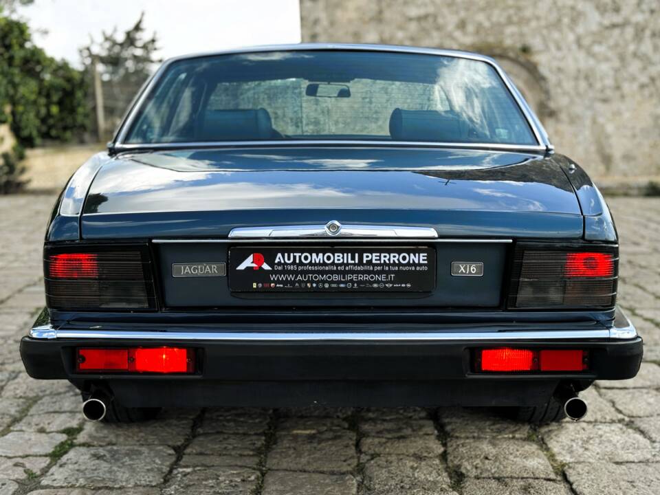 Imagen 31/33 de Jaguar XJ6 3.2 (1990)