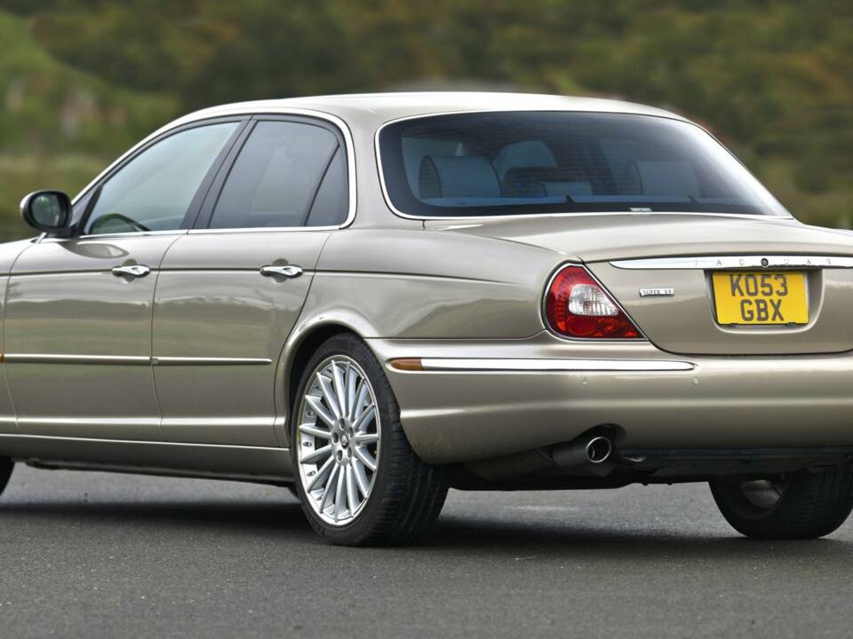 Afbeelding 7/50 van Jaguar XJ 8 4.2 (2003)
