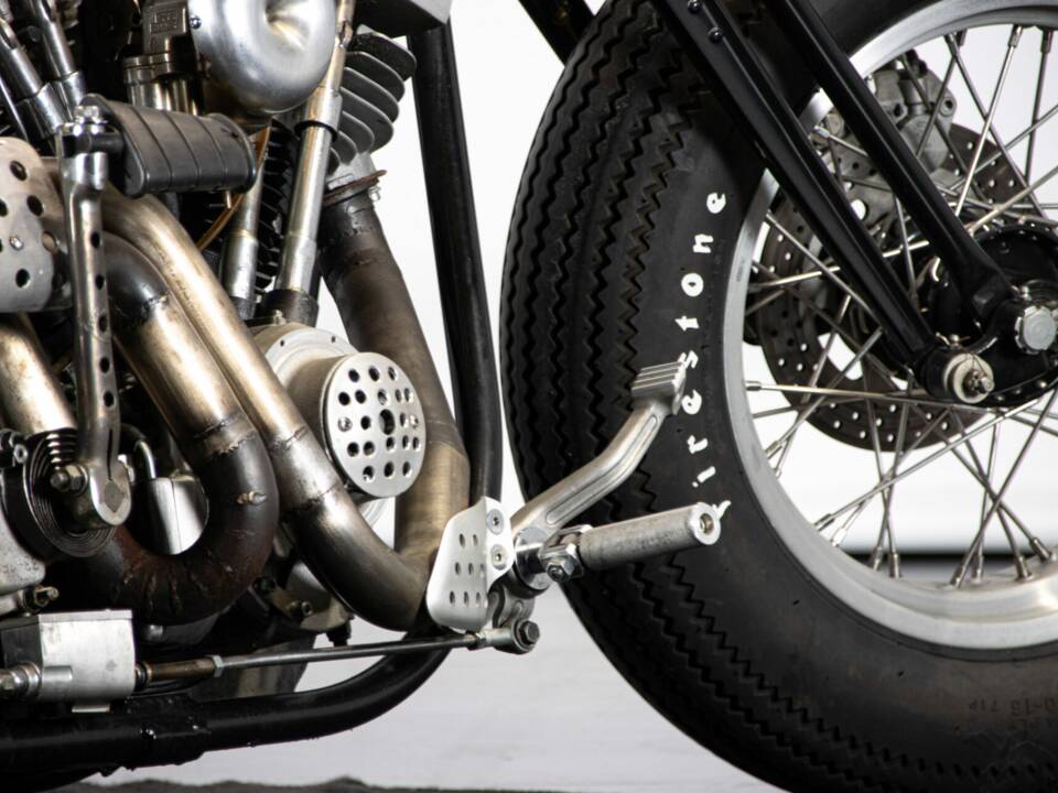 Immagine 34/50 di Harley-Davidson FLSTC Heritage Softail Classic (1997)