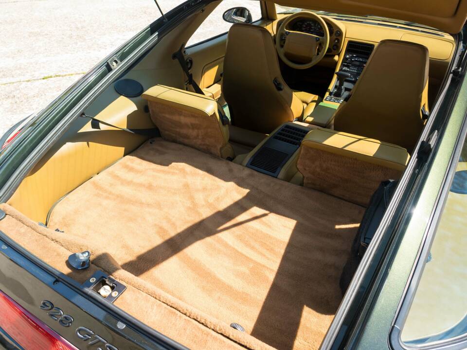 Image 20/30 of Porsche 928 GTS (1993)
