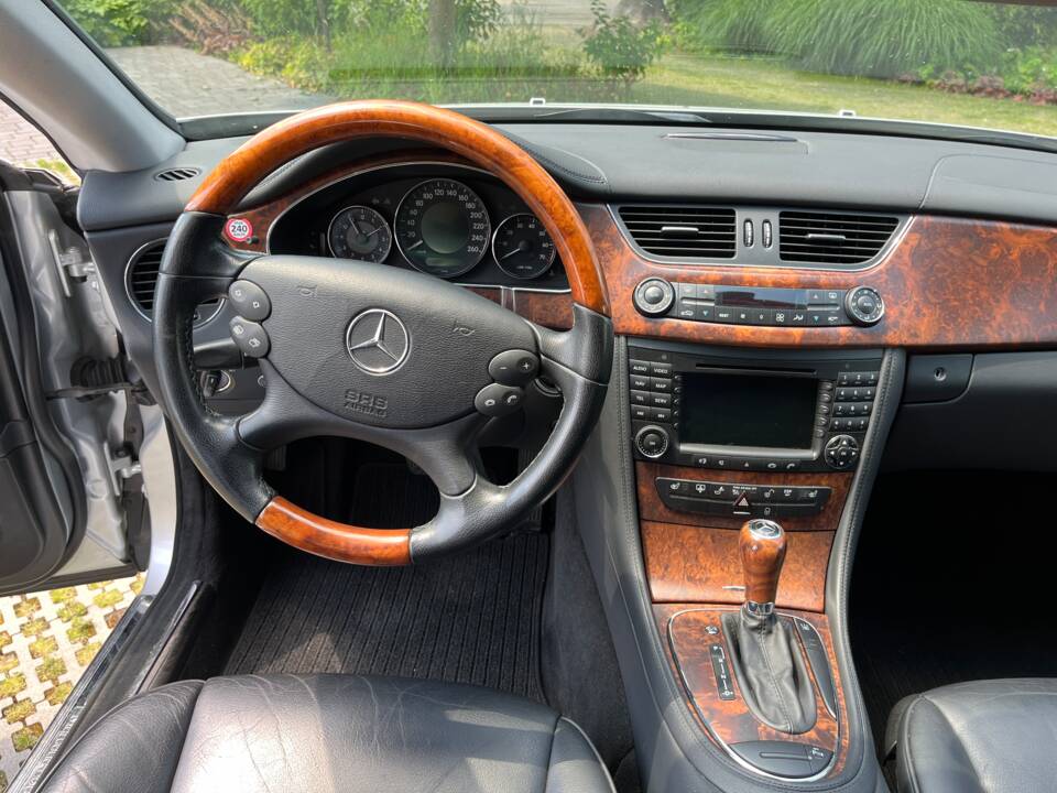 Afbeelding 13/16 van Mercedes-Benz CLS 350 (2005)