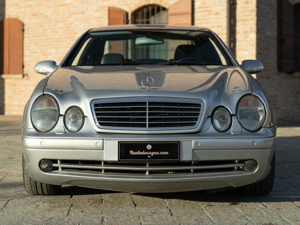 Bild 3/50 von Mercedes-Benz CLK 55 AMG (2000)