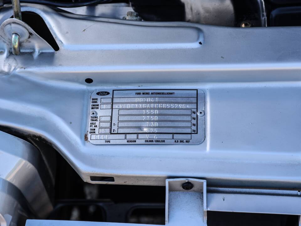 Image 43/50 of Ford Capri 2,8i (1987)