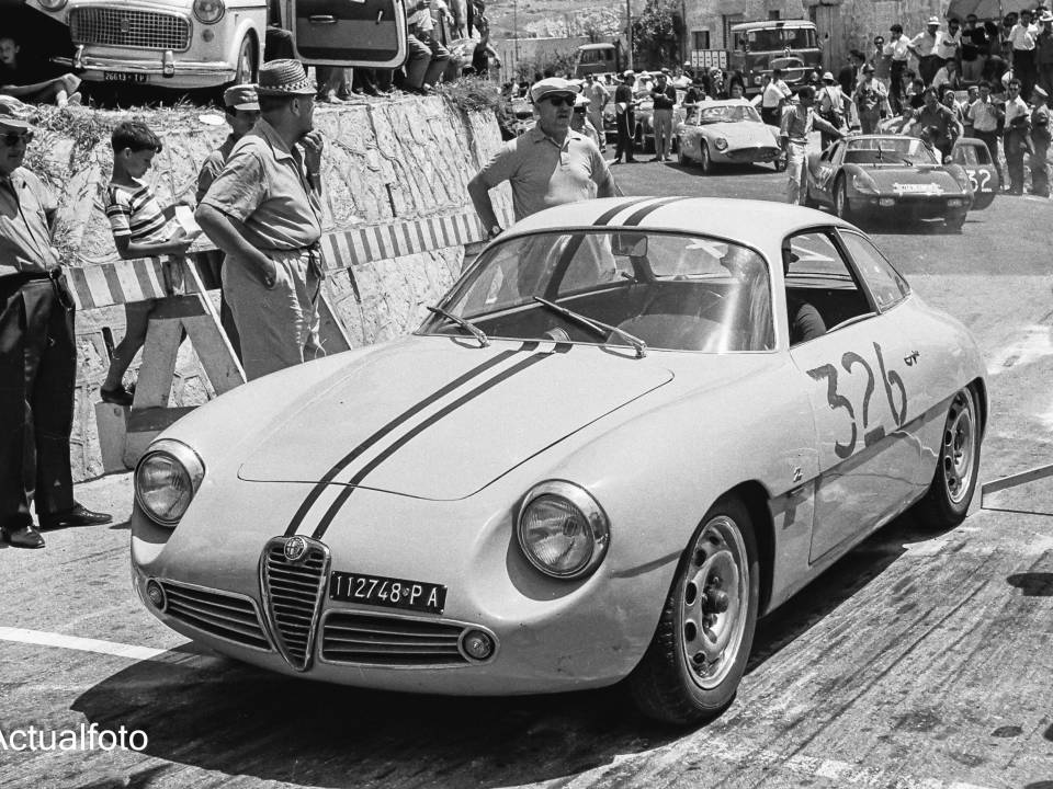 Image 47/50 of Alfa Romeo Giulietta SZ (1961)
