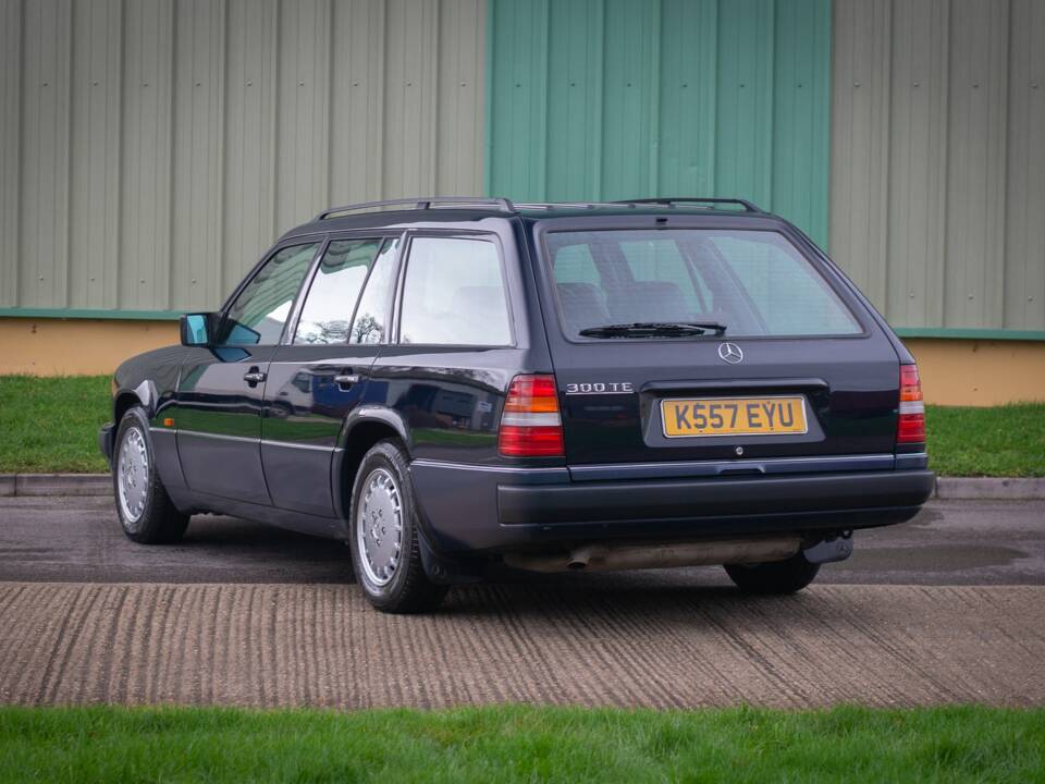 Bild 5/26 von Mercedes-Benz 300 TE (1992)