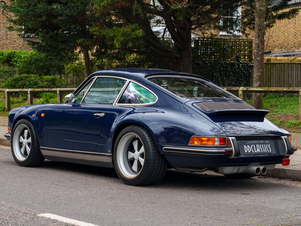 Image 4/34 of Porsche 911 Singer (2023)