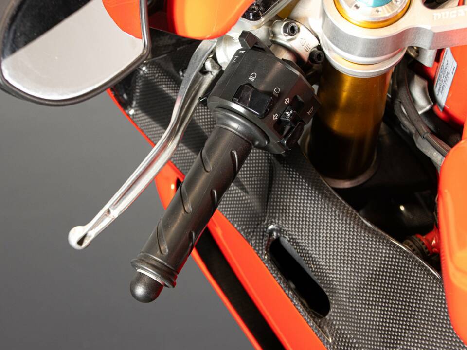 Image 46/50 of Ducati DUMMY (2004)