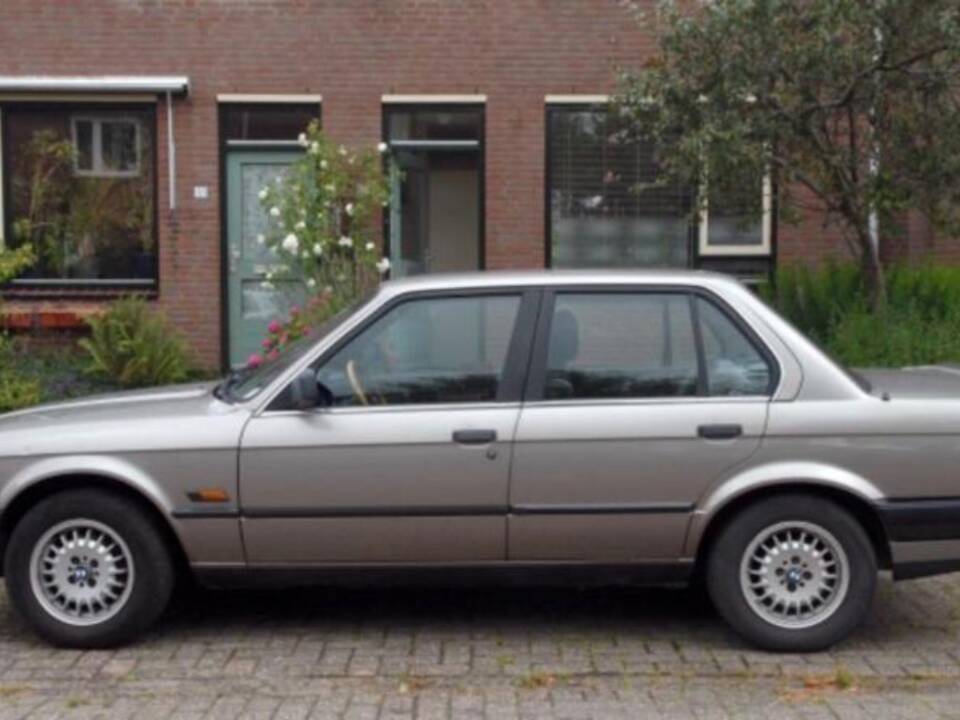 Immagine 14/15 di BMW 320i (1988)