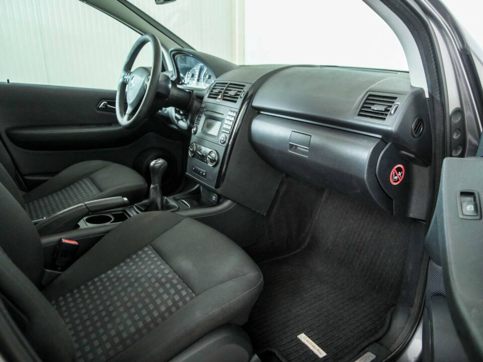 Bild 16/43 von Mercedes-Benz A 160 CDI (2010)