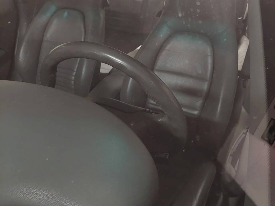 Image 6/12 of Porsche 911 Carrera 4 (1998)