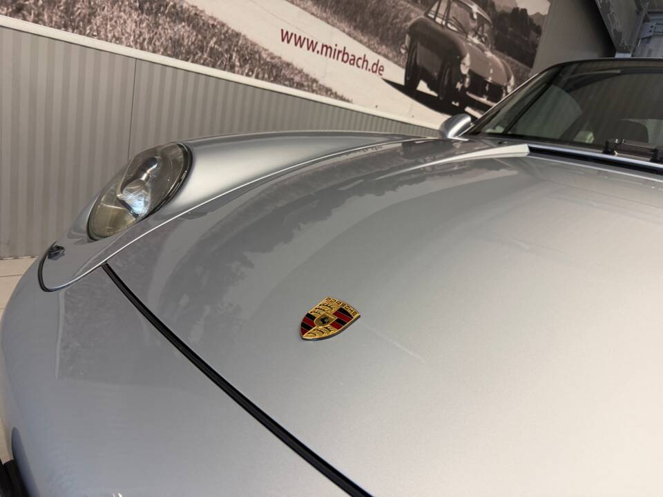 Imagen 4/19 de Porsche 911 Carrera 4 (1995)