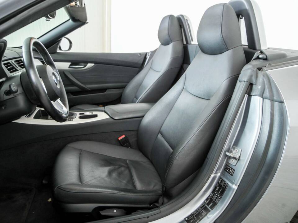Image 32/50 of BMW Z4 sDrive23i (2010)