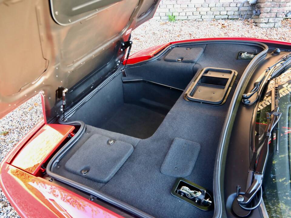 Immagine 32/50 di Ferrari F 355 Berlinetta (1996)