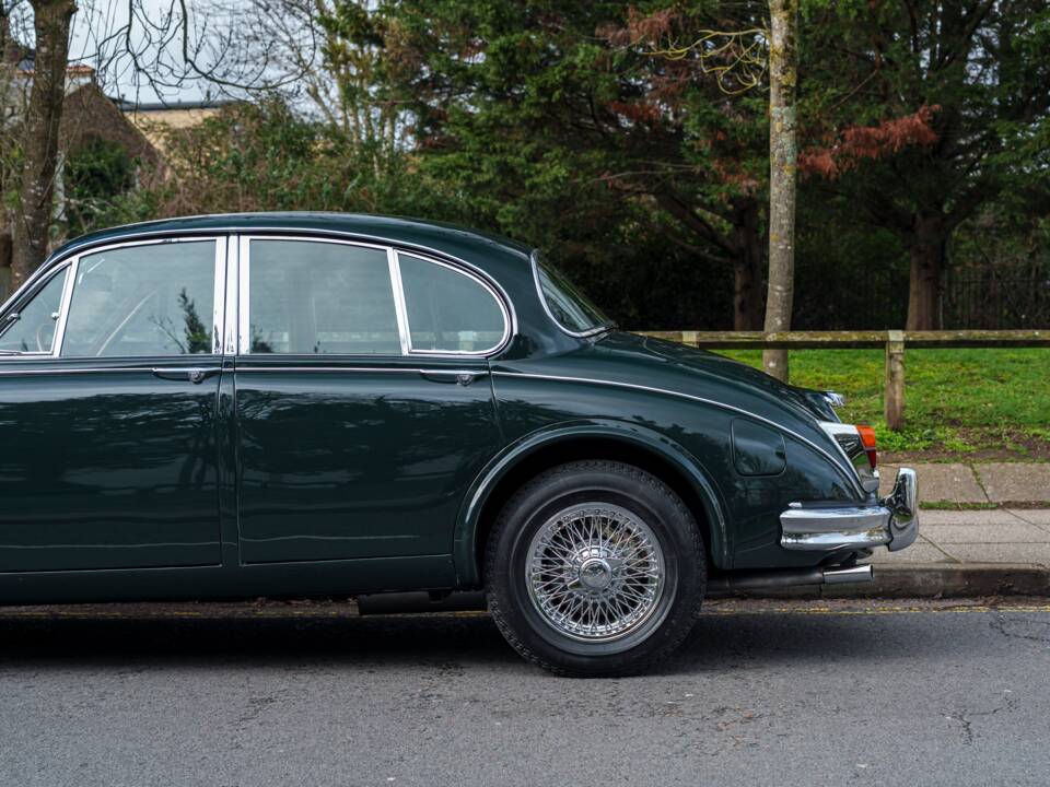 Image 10/31 of Jaguar 340 (1968)