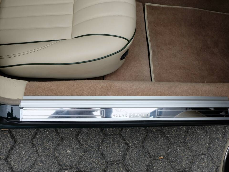 Image 44/77 de Jaguar XJ 40 (XJ-R) (1993)