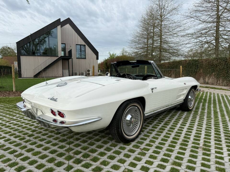 Imagen 5/38 de Chevrolet Corvette Sting Ray Convertible (1964)