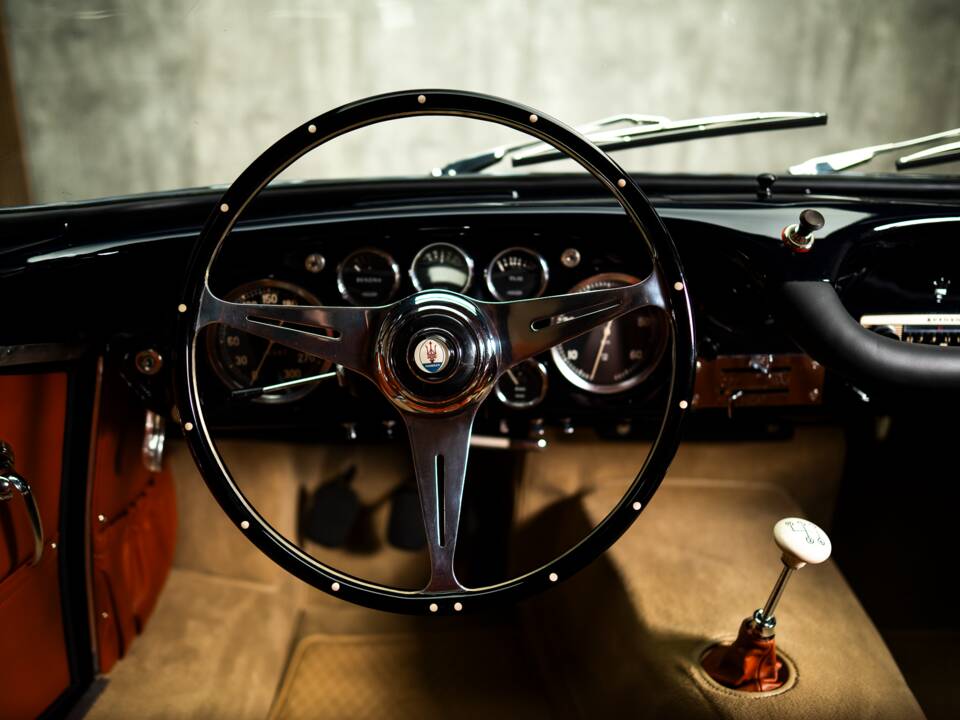 Image 55/92 of Maserati 3500 GT Touring (1957)