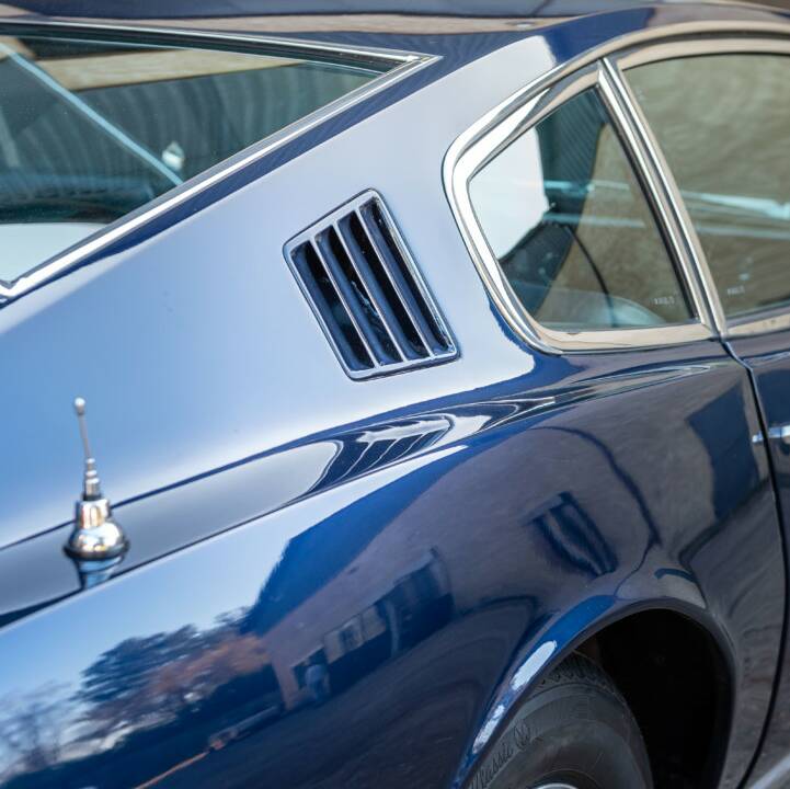 Image 14/50 de Aston Martin DBS Vantage (1969)