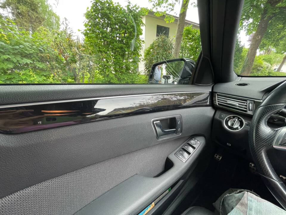 Bild 11/16 von Mercedes-Benz E 200 Kompressor T (2011)