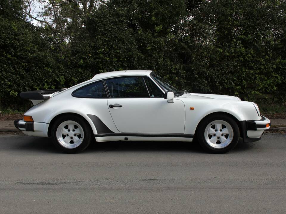 Image 7/19 of Porsche 911 Turbo 3.3 (1988)