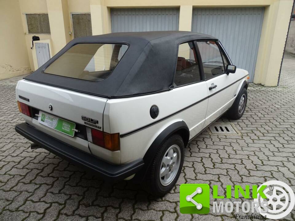 Image 9/10 of Volkswagen Golf Mk I Convertible 1.1 (1982)