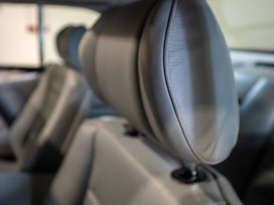 Image 22/27 of Mercedes-Benz 500 SEC (1988)