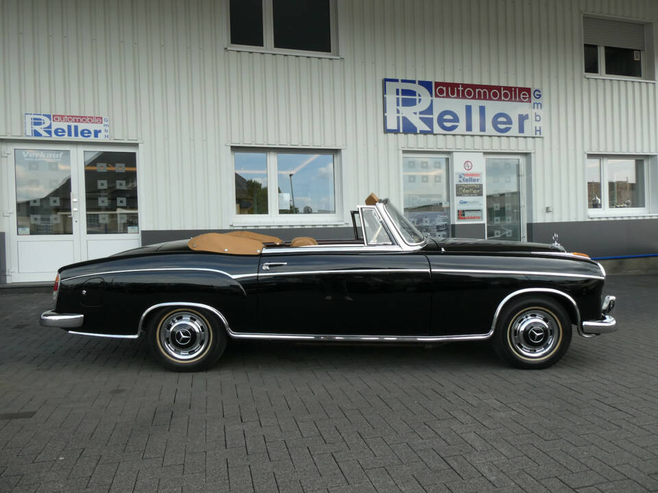 Imagen 8/24 de Mercedes-Benz 220 SE Cabriolet (1959)