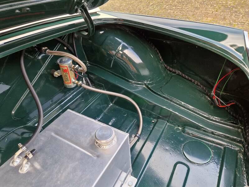 Image 44/50 of MG MGB GT (1965)