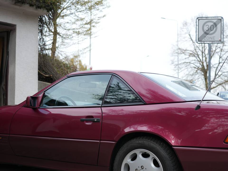 Image 86/95 of Mercedes-Benz 300 SL (1993)