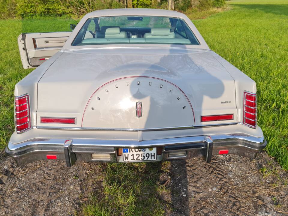 Image 2/5 of Lincoln Continental Mark V Cartier (1979)