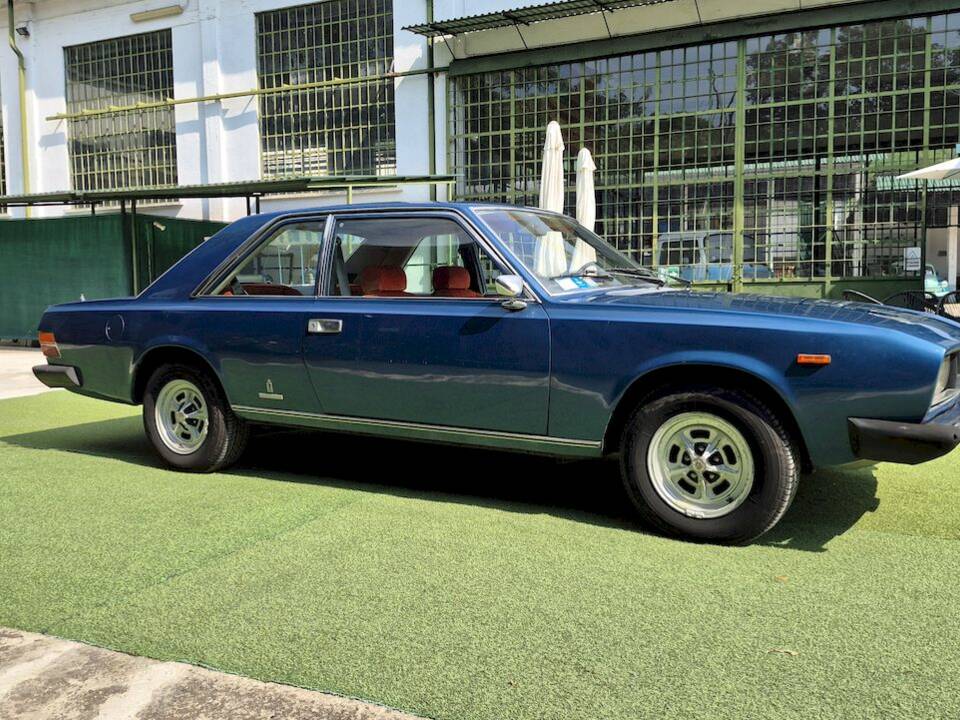 Afbeelding 10/62 van FIAT 130 Coupé (1972)