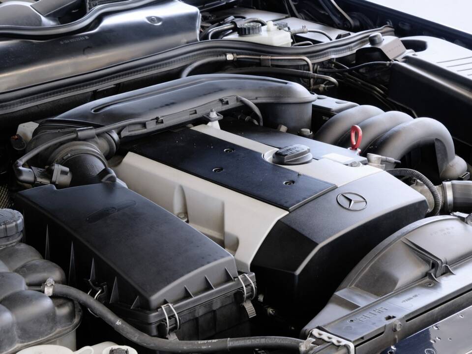 Image 29/46 of Mercedes-Benz SL 320 (1998)