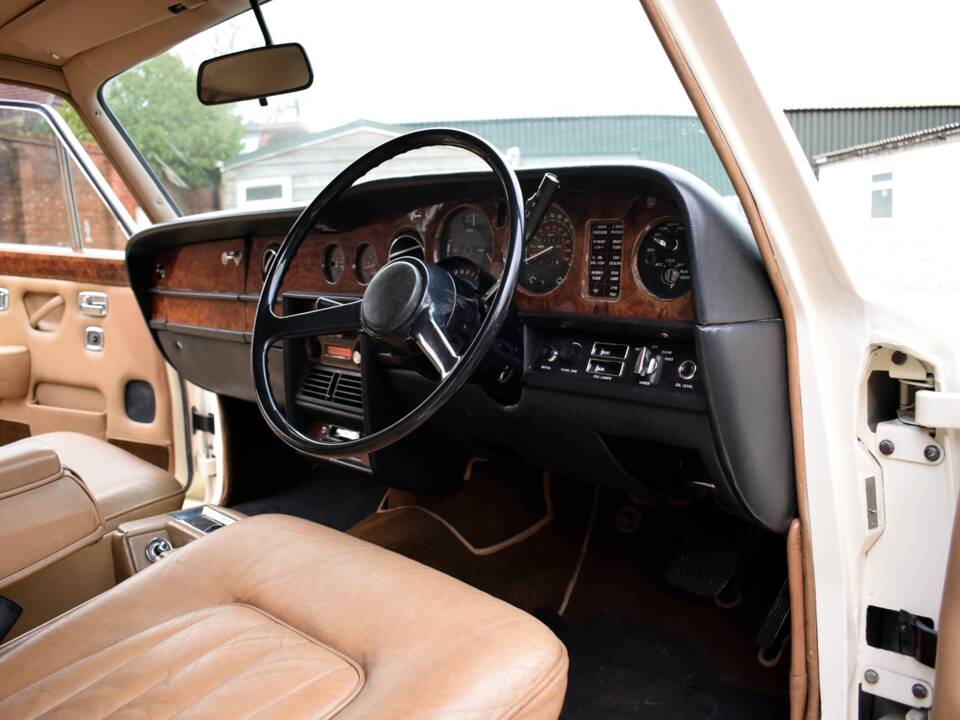 Image 7/50 of Rolls-Royce Silver Shadow II (1979)