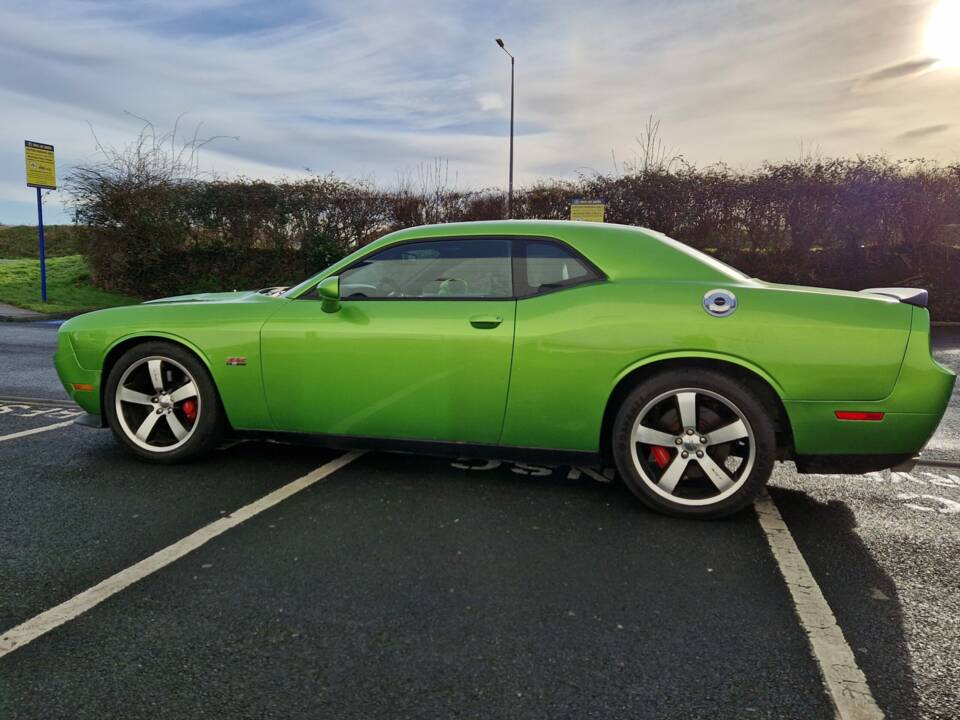 Imagen 4/5 de Dodge Challenger R&#x2F;T (2011)