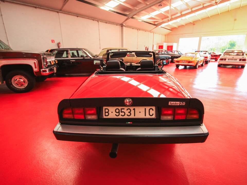 Image 14/24 of Alfa Romeo 2.0 Spider (1987)