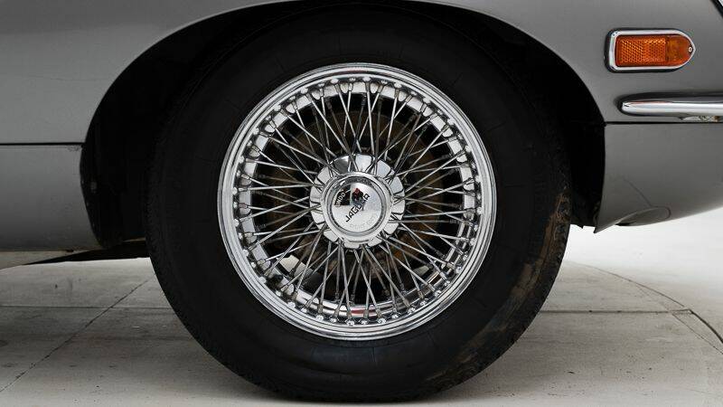 Image 11/15 de Jaguar E-Type (1969)