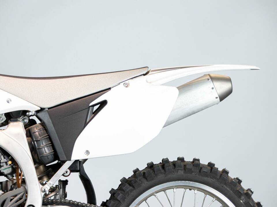 Image 22/50 de Yamaha DUMMY (2007)
