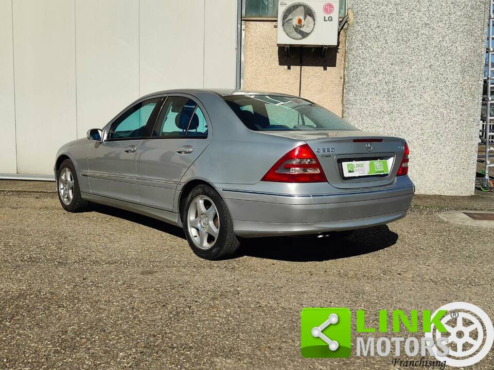 Image 3/10 of Mercedes-Benz C 220 CDI (2000)