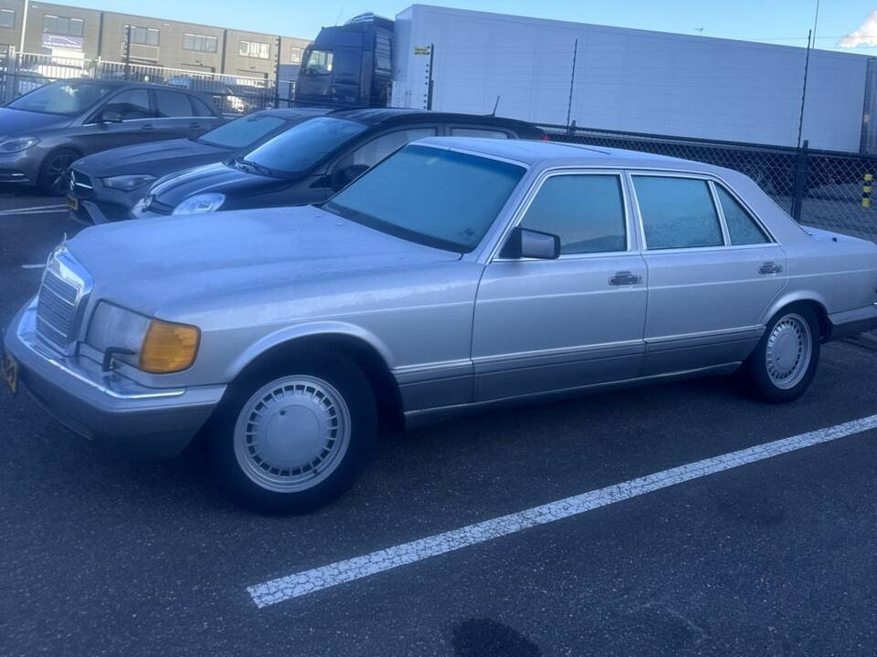 Bild 6/8 von Mercedes-Benz 560 SEL (1986)