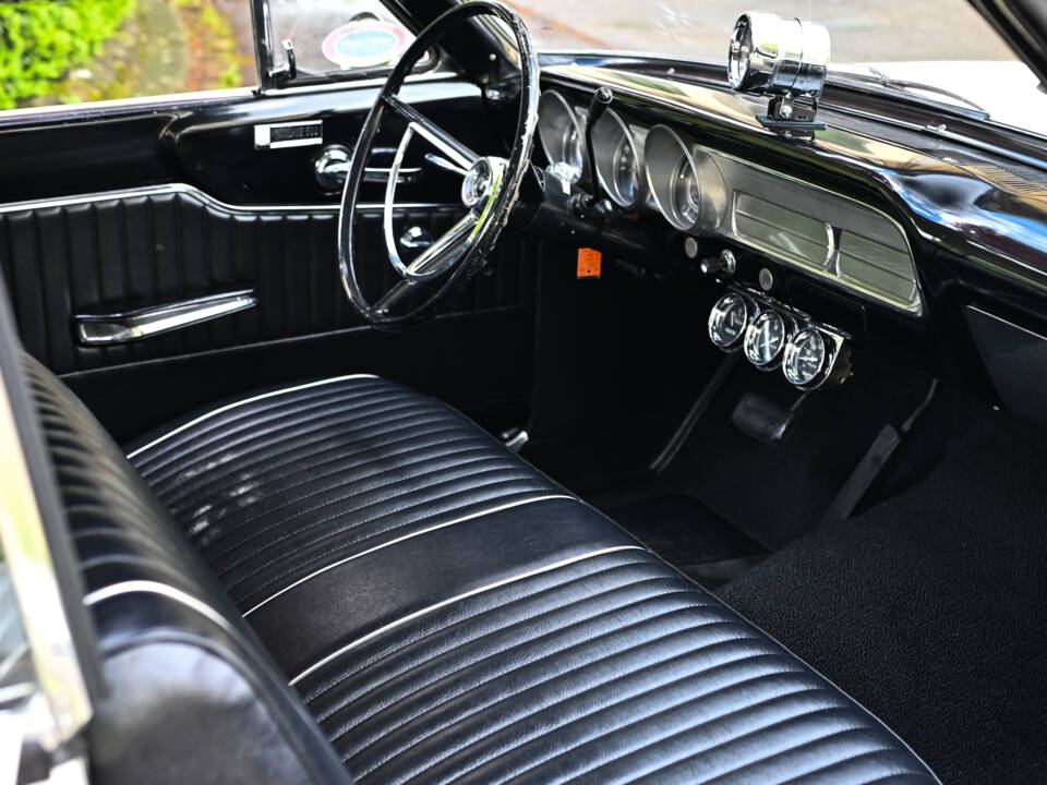 Image 44/70 of Ford Fairlane 500 (1963)
