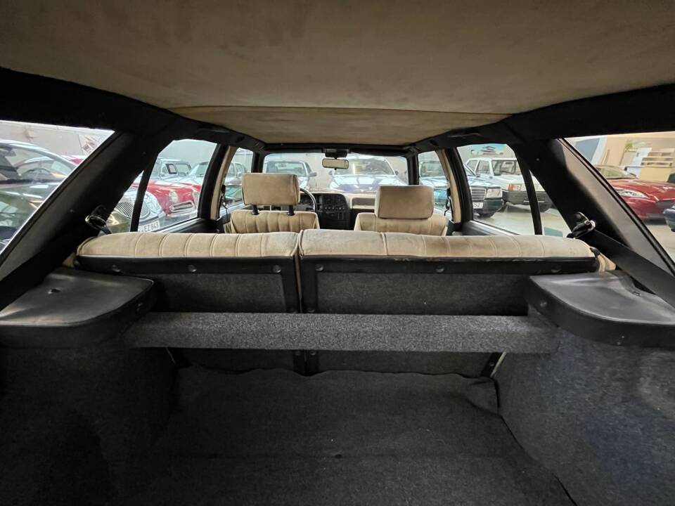 Bild 27/41 von Lancia Thema Station Wagon Turbo DS (1985)