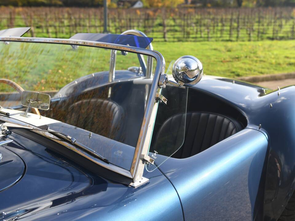 Image 26/50 de AC Cobra 427 (1999)