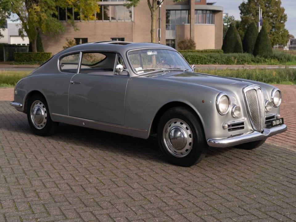 Image 2/6 of Lancia Aurelia B20 GT 2500 (1959)