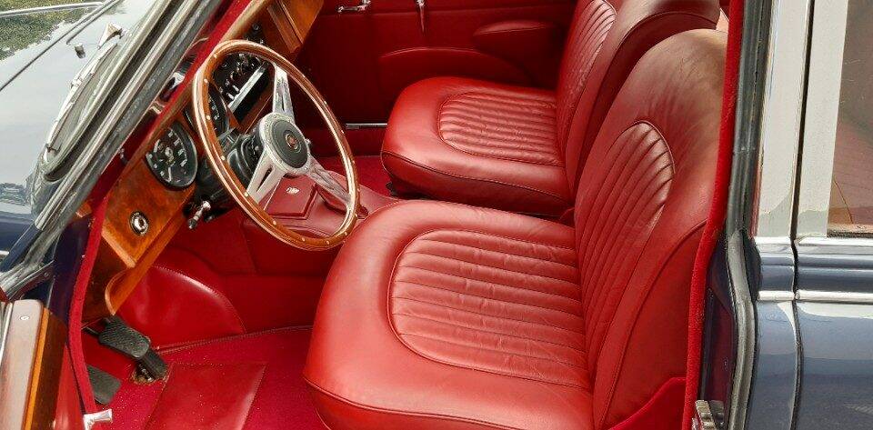 Image 31/49 of Jaguar Mk II 3.8 (1963)