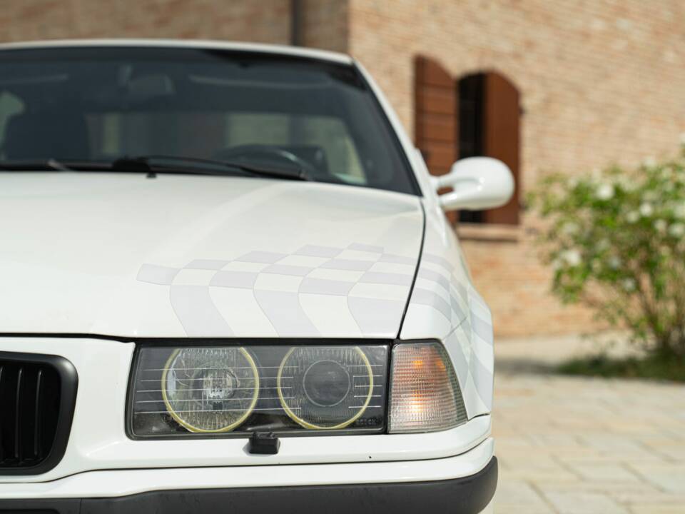 Bild 14/50 von BMW 318is "Class II" (1994)