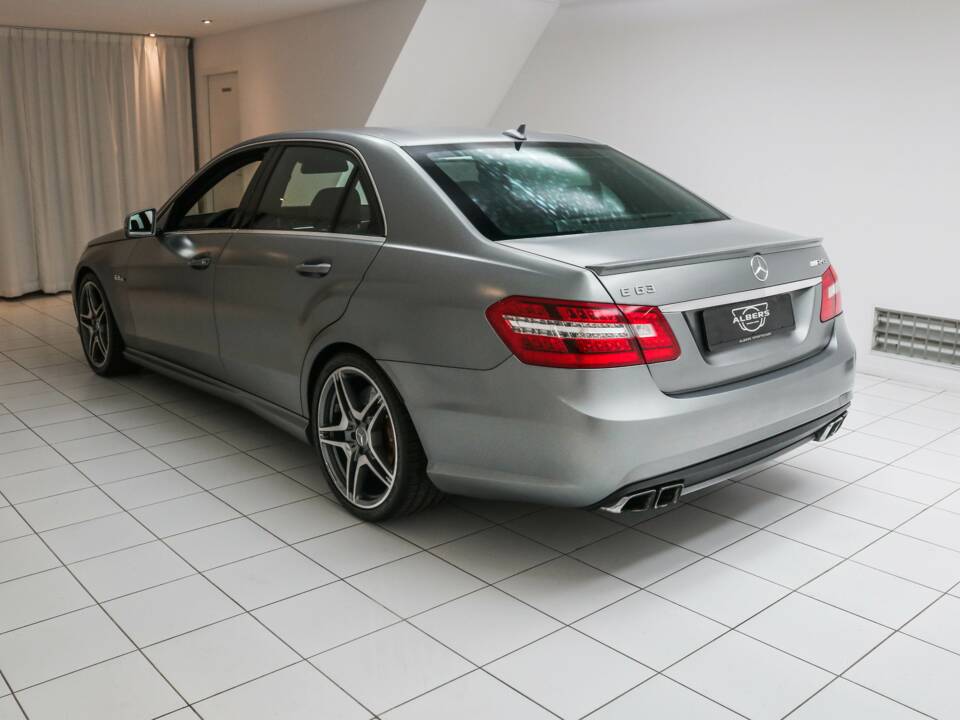 Bild 3/19 von Mercedes-Benz E 63 AMG (2009)