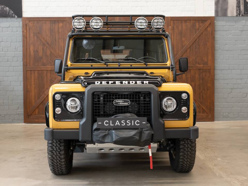 Image 2/47 of Land Rover Defender 90 Works V8 (2013)