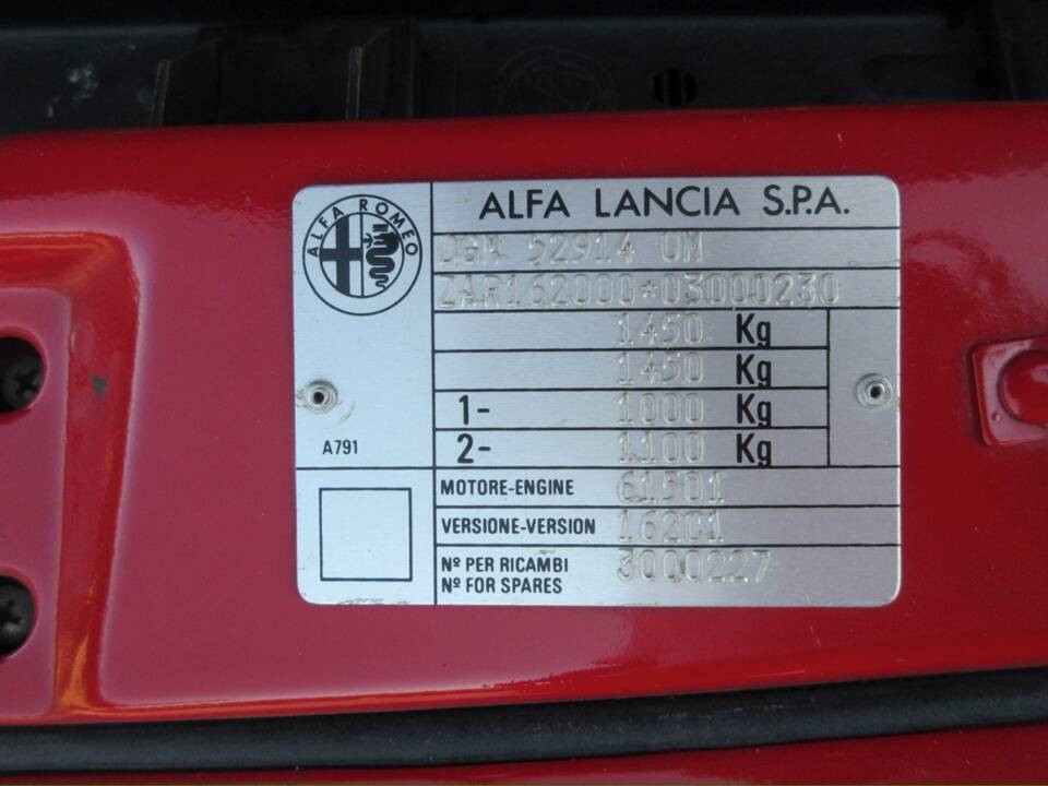 Image 25/32 of Alfa Romeo SZ (1990)