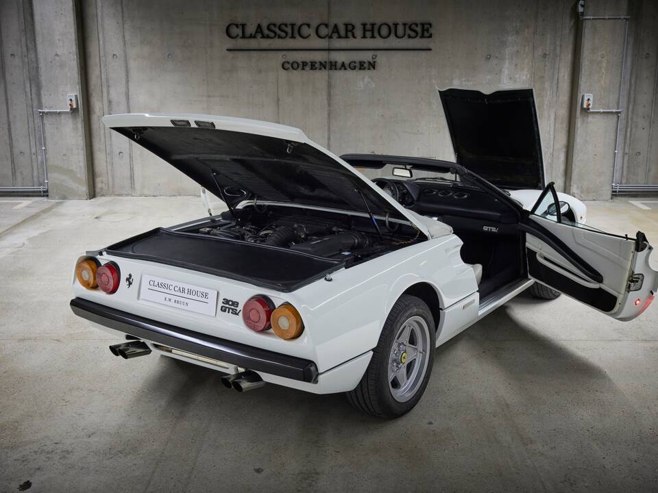 Bild 18/86 von Ferrari 308 GTSi (1982)