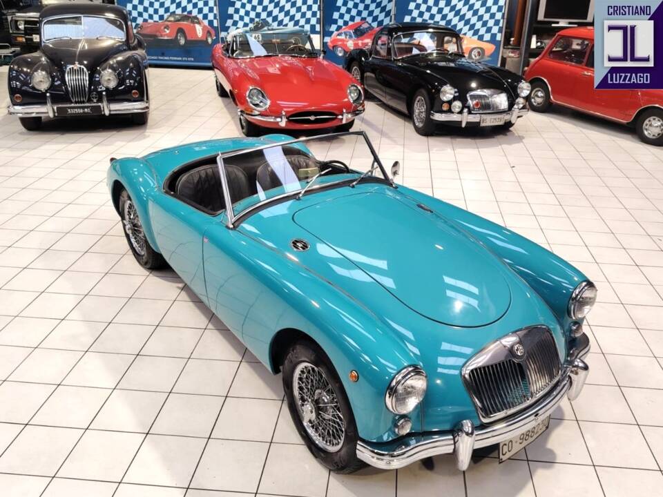 Image 3/41 of MG MGA 1500 (1958)